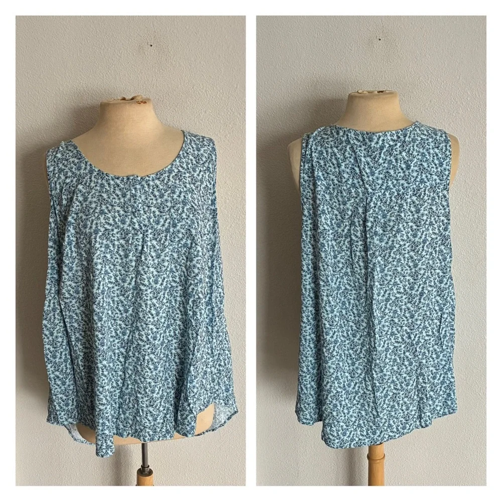 Torrid blue floral tank - Picture 1 of 6